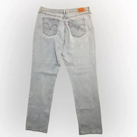 LEVI’S WOMEN'S CLASSIC STRAIGHT FIT JEANS (Size: 16 Long) - Picture 2 of 8